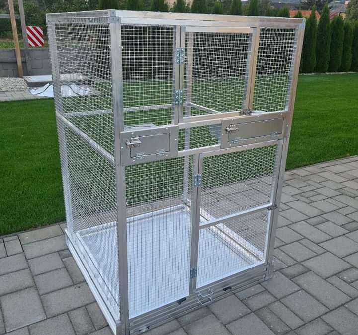 Klietka do bytu pre amazoňana